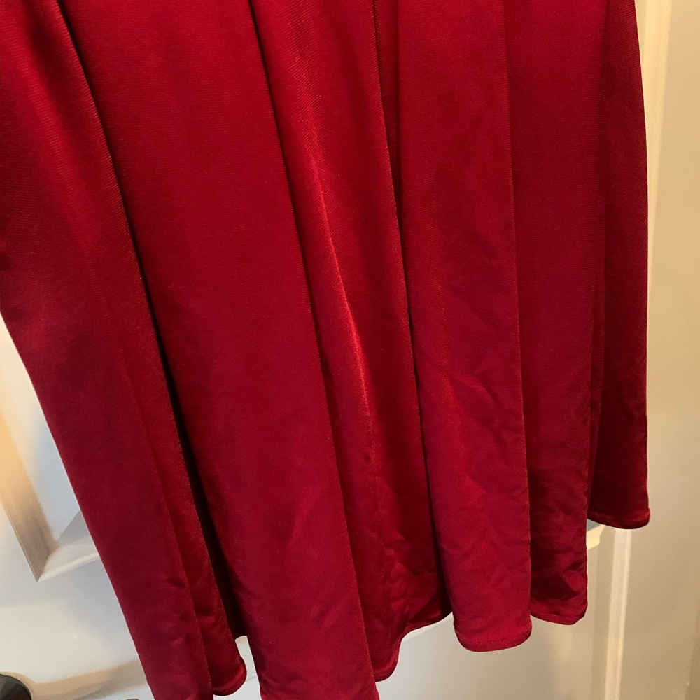 Red Gown - Picture 6 of 8